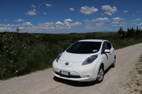 こちらは初代「リーフ」。イタリア中部におけるワンシーン。