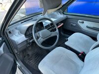 第807回で記したとおり、ニコロ氏は免許を返納したので、現在は夫人であるマルナさんが運転手役を務めている。