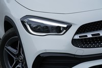 スタイリッシュさも悪路走破性能もアップ　新型「メルセデス・ベンツGLA」登場の画像