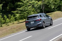 1.5リッター3気筒エンジンは最高出力156PSと最大トルク230N・mを発生。7段のデュアルクラッチ式ATとの組み合わせで軽快に走る。