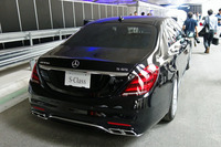 「AMG S65ロング」のバックショット。