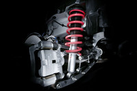 こちらはSTI製の専用ダンパー＆スプリング。