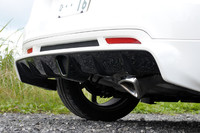 トライオーバル型のマフラーエンドが目を引く、スポーツエキゾーストシステム（13万4400円）。具体的な数値は明らかにされないが、装着後の出力は全域でノーマルを上回るという。