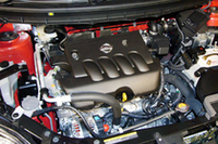 「MR20DE」エンジン。先ごろ、2008年秋に新型クリーンディーゼルモデルが国内で追加投入されることもアナウンスされた。