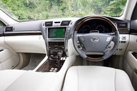 バージョンU “Iパッケージ”のインパネ