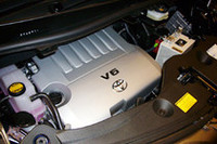 3.5リッターV6「2GR-FE」ユニット。