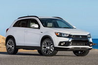 「三菱アウトランダースポーツ（日本名：RVR）」