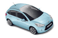 新型「シトロエンC3」、広い“おでこ”で今秋デビューの画像