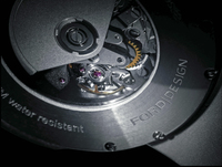 ムーブメントはETA社の自動巻き「クロノグラフ・キャリバー7750」。