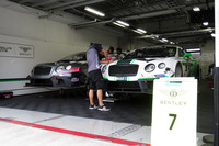 アブソルートレーシングは中国の珠海国際サーキットを拠点に活動するレーシングチームであり、GTアジアシリーズでは3台の「ベントレー・コンチネンタルGT3」を走らせている。