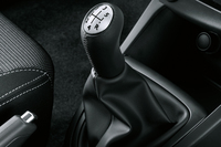 ルノーは、スポーツモデルではない普通のクルマにも積極的にマニュアルトランスミッションを設定している。現在では「ルーテシア」「カングー」「メガーヌ」の3車種で、MT車を選べる。