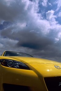 【スペック】
    RX-8(4AT)：全長×全幅×全高＝4435×1770×1340mm/ホイールベース＝2700mm/車重＝1330kg/駆動方式＝FR/水冷式直列654cc×2ローター（210ps/7200rpm、22.6kgm/5000rpm）/車両本体価格＝240.0万円
    
    