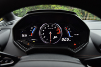 タコメーターのレッドゾーンは8500rpmから。表示は1万rpmまで。