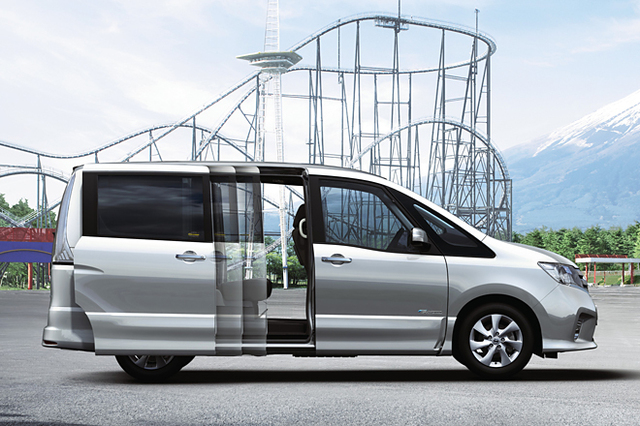 日産セレナ　ニッサンセレナ　ハイウェイスターS-HYBRID Vエアロモード 日産 セレナ 2010年モデル ハイウェイスター S-HYBRID Vエアロモードの