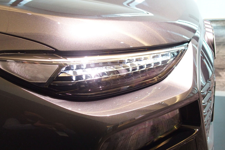 Q6 e-tronクワトロ（ヘッドランプ）