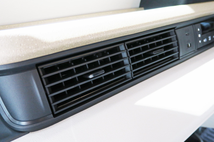 ホンダN-BOX（エアコン吹き出し口）