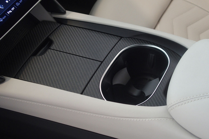 マセラティ・グラントゥーリズモ トロフェオ（センターコンソール）