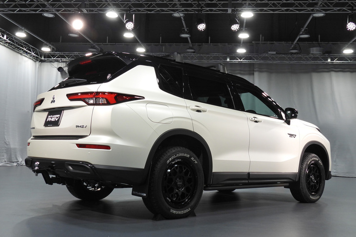 三菱アウトランダーPHEV ACTIVE FIELD（エクステリア）