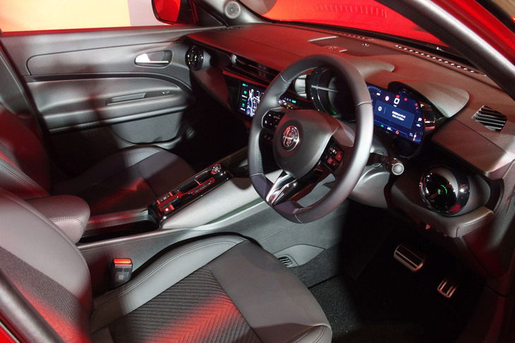 アルファ・ロメオ・ジュニア（コックピット）