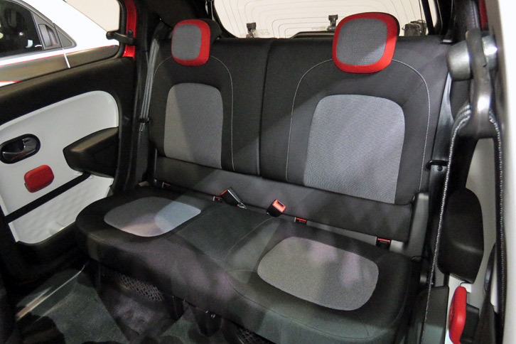 ルノー・トゥインゴ インテンス（リアシート）