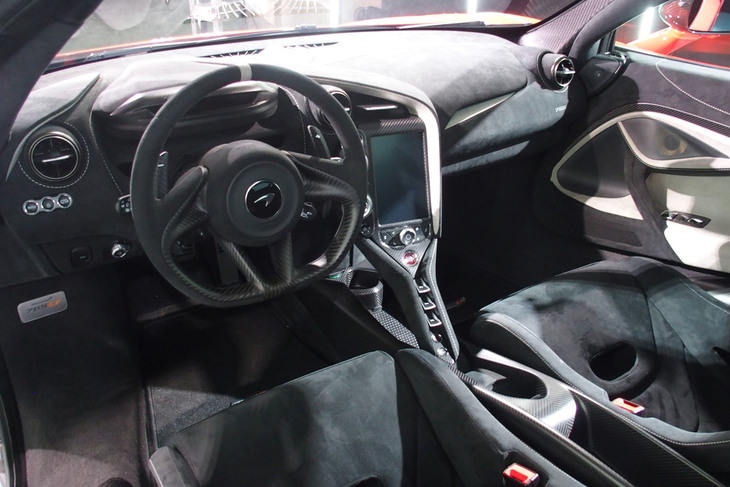 マクラーレン765LT（インテリア）