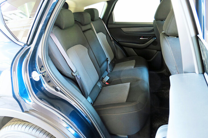 マツダCX-60 25S Sパッケージ（リアシート）