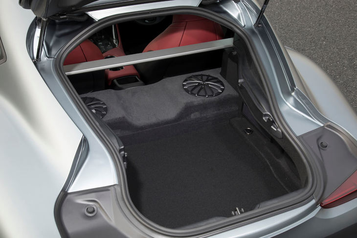 トヨタ・スープラ（ラゲッジルーム）