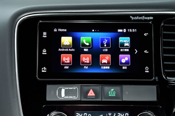 「Sエディション」にはスマートフォンとの連携機能が追加された「スマートフォン連携ディスプレイオーディオ」が標準で装備される。Apple CarPlayやAndroid Autoに対応している。