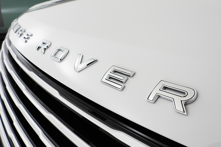 レンジローバーSVビスポーク1858エディション（「RANGE ROVER」バッジ）