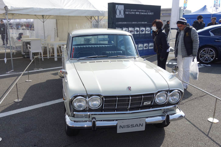 日産ブースに展示されたS54B-2型の「プリンス・スカイライン2000GT」。“羊の皮をかぶった狼”というフレーズは、当時のカタログにも記されていた。