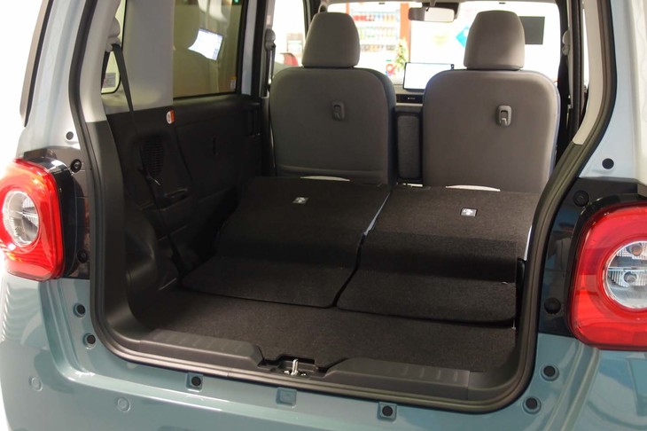 ダイハツ・ムーヴ キャンバス ストライプス（ラゲッジスペース）