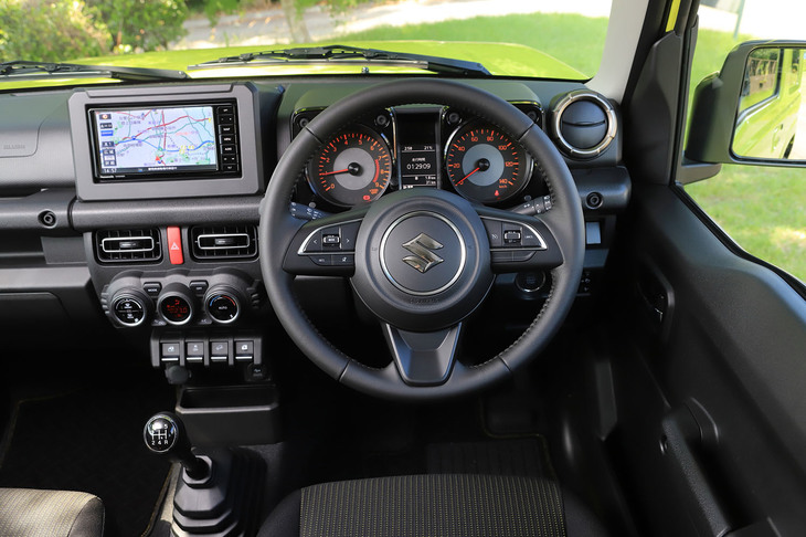 スズキ・ジムニーXC（ステアリングホイール）