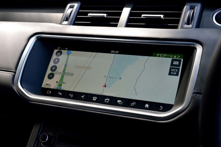 同じ状態で運転席側から見たところ。表示する情報は、運転席側と助手席側とで個別に設定できる。