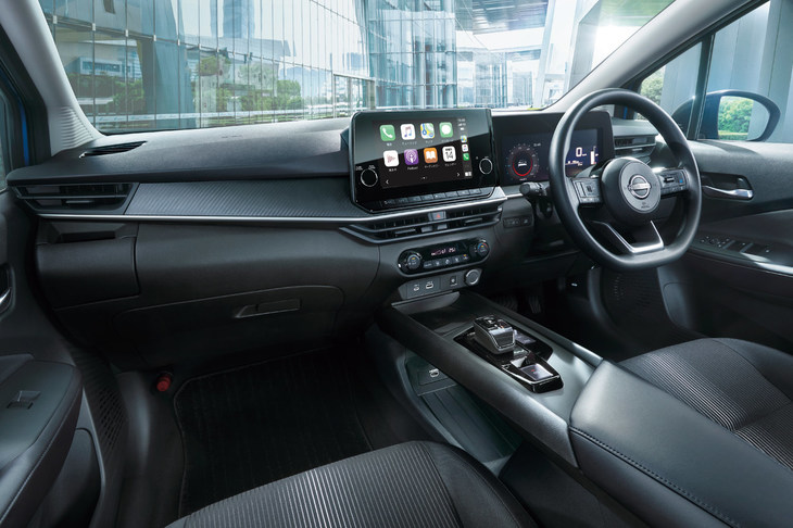 インテリアの上質さは競合車種に比肩するもので、また装備も充実している。価格は最もベーシックなグレードで202万9500円と、ライバルよりちょっとお高めだ。