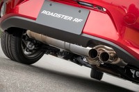 メインサイレンサーの中にグラスウールを詰め込むなどして、低回転から高回転までリニアで伸び感のある、力強いサウンドを作り込んだという。