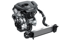 最高出力230ps、最大トルク420Nmを発生する「スカイアクティブ-G 2.5T」エンジン。ダイナミックプレッシャーターボやクールドEGRといった新規技術を採用している。