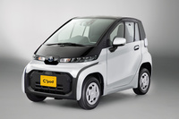トヨタの超小型EV「C＋pod」。2020年12月に法人や自治体を対象としてリリース開始、2021年12月には個人販売もスタートした。それから2年半を経た2024年夏には生産終了することが決まっている。
