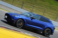 「DBX707」のボディーサイズは全長×全幅×全高＝5039×1998×1680mm、ホイールベースは3060mm。車重は2245kg（DIN、空荷重量）と発表されている。