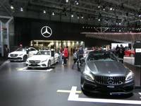 ダイムラーは「メルセデス・ベンツCクラス」のマイナーチェンジモデルなどを持ち込んだ。
