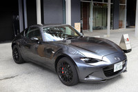 スポーティーな仕様の「RS」。他のグレードとは異なり、トランスミッションは6段MTのみとなる。