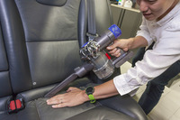 車内飲食禁止にしたいほど。なぜこんなにこぼすのか。ぐっと広げてすっきりと。