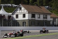 またも初勝利をふいにしてしまったトヨタ。週末にかけては好調で、予選ではヤルノ・トゥルーリが2番グリッドを獲得。だがスタート直後の1コーナーでBMWに追突し後退。壊したノーズを交換するためピットに入り、しばらく周回を重ねたが、ブレーキトラブルでリタイアをきっした。ティモ・グロック（写真）は一時4位を走行したが、給油リグのトラブルでピット作業に手間取り、10位完走。（写真＝Toyota）