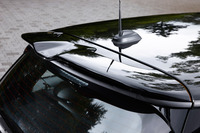 「JOHN COOPER WORKSパッケージ」に含まれる、大型のテールゲートスポイラー。