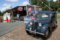 ちなみに動画中にたびたび出てくるおじさんは、この「懐かしガソリンスタンド」の店主だった！