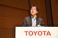 自動運転技術について説明する、トヨタ自動車の葛巻清吾CSTO補佐。「自動運転は、トヨタだけでは成し得ない。今後は社会的な“みんなのルール”を決める必要があります」。