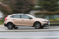 ボルボV40クロスカントリー T5 AWD（4WD/6AT）【試乗記】の画像