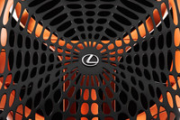 【パリモーターショー2016】レクサスが“クモの糸” を使ったシートを出展の画像