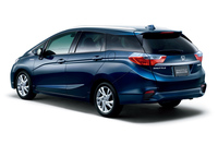 「シャトル」のリアビュー。