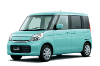 新色の「フレンチミントパールメタリック」が採用された「スペーシアX」。