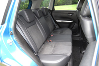 リアシートは6：4の2分割可倒式となる。